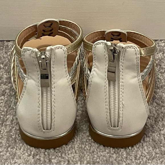 NEW NEVER WORN GIRLS SANDALS - SIZE 12 - Picture 3 of 4